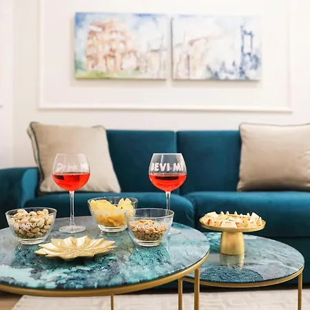 Lady A In Rome- Luxury Rom