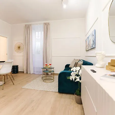 Lady A In Rome- Luxury Roma